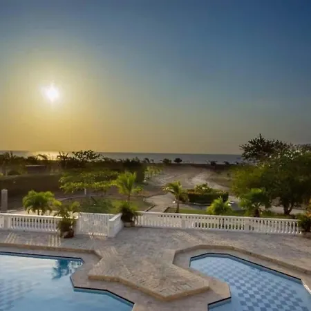Exclusiva De 5 Habitaciones, Con Piscina Y Playa Privada Сasa de vacaciones *