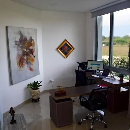 Exclusiva De 5 Habitaciones, Con Piscina Y Playa Privada *
