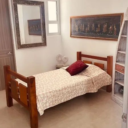 Exclusiva De 5 Habitaciones, Con Piscina Y Playa Privada Holiday home